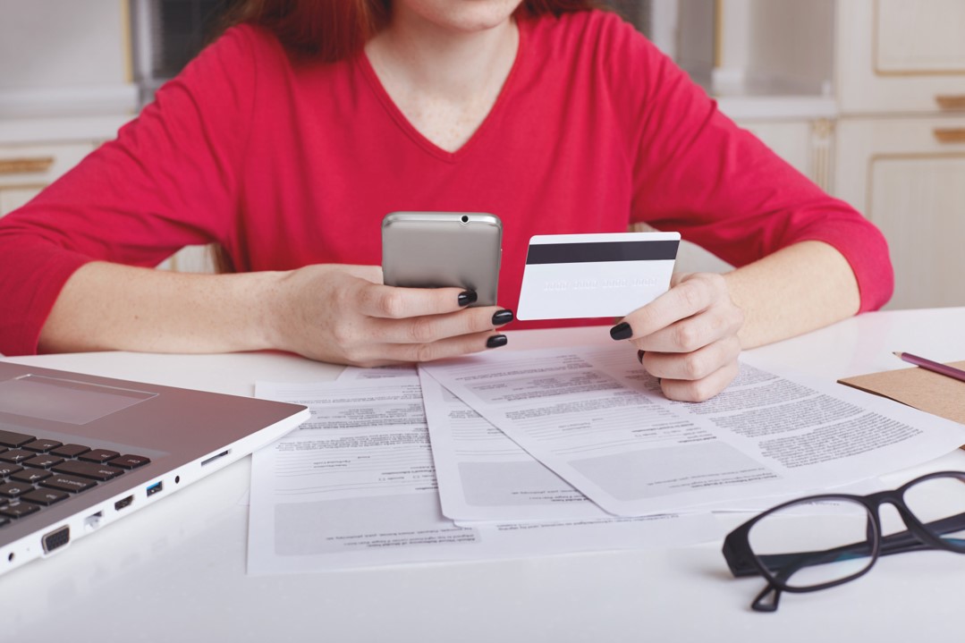 Cada vez más fraudes en seguros se cometen a través de canales digitales no oficiales. Informarse y tomar precauciones es clave para evitar caer en estafas